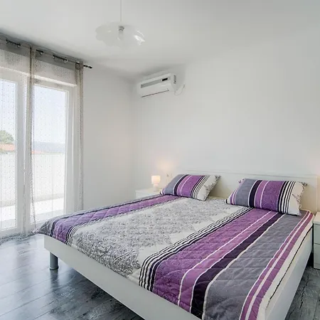 Case de vacanță Schoenes Haus In Mit Privatem Parkplatz By Interhome *