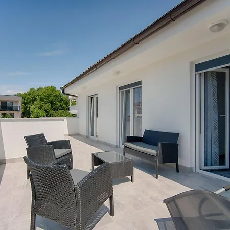 Schoenes Haus In Mit Privatem Parkplatz By Interhome Case de vacanță *