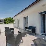Schoenes Haus In Mit Privatem Parkplatz By Interhome Casa vacanze *