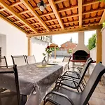 Tatil Evi Schoenes Haus In Mit Privatem Parkplatz By Interhome