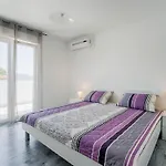 Tatil Evi Schoenes Haus In Mit Privatem Parkplatz By Interhome *